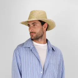Sombrero de paja. Fabricado con paja trenzada en color blanco.
