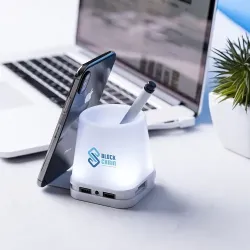 PUERO USB - PORTALAPICES CON LUZ